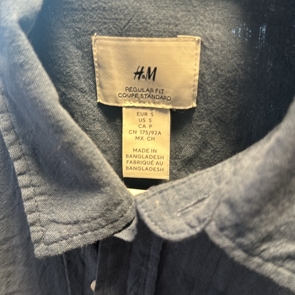 H&M button up - Picture 2 of 4
